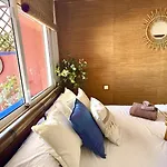 80m Sun Deck By Deihu Experiences Апартаменты *